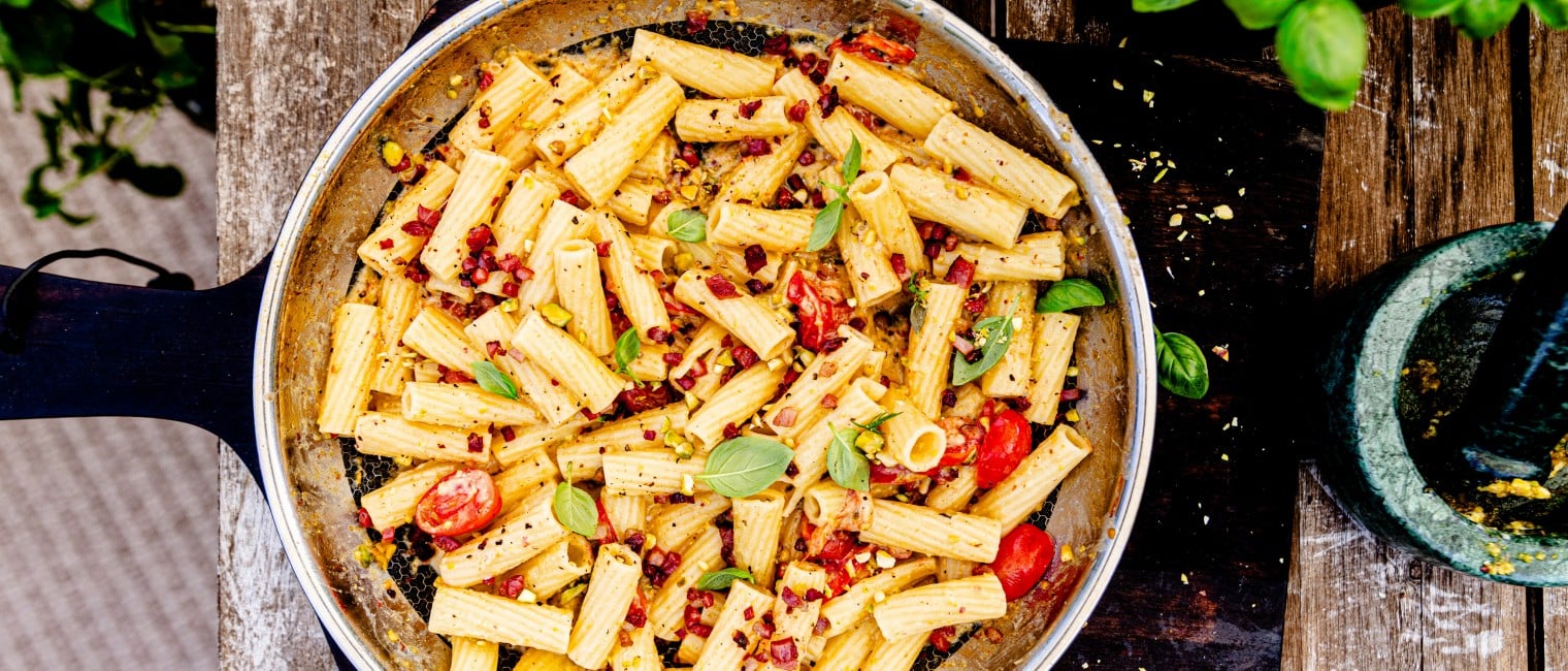 Tortiglioni con Burrata al Pistachio e Speck
