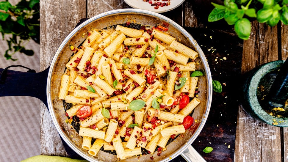 Tortiglioni con Burrata al Pistachio e Speck