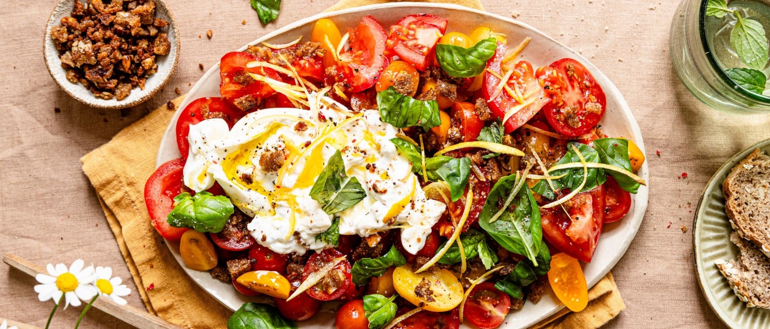 Bunter Tomatensalat mit Burrata