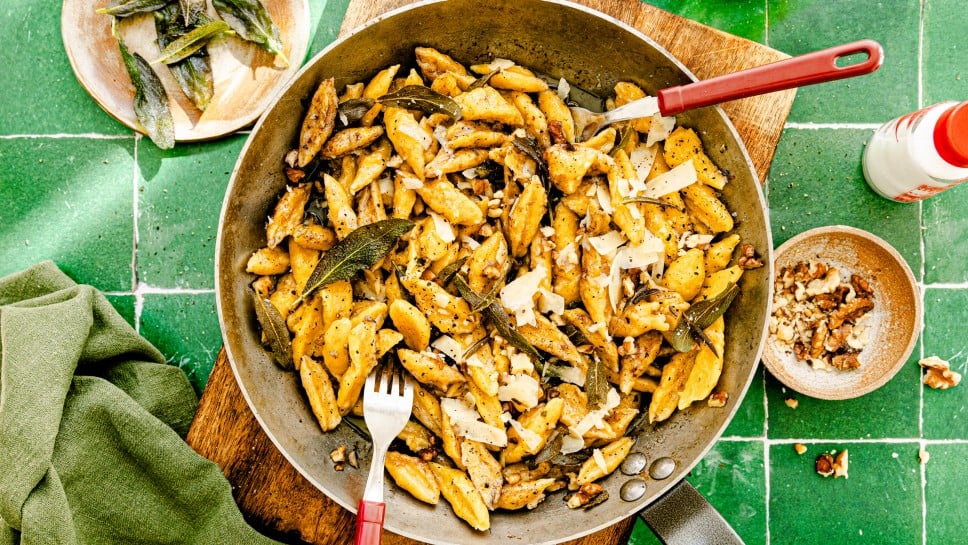 Kürbis Scherennudeln in Salbei-Walnuss-Butter