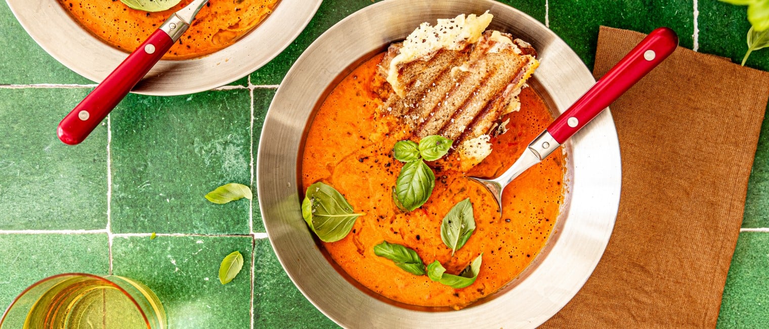 Geröstete Tomatensuppe mit Käsetoast