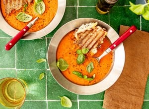 Geröstete Tomatensuppe mit Käsetoast