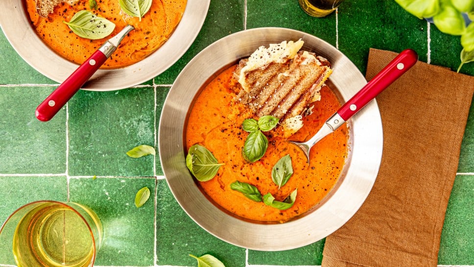 Geröstete Tomatensuppe mit Käsetoast