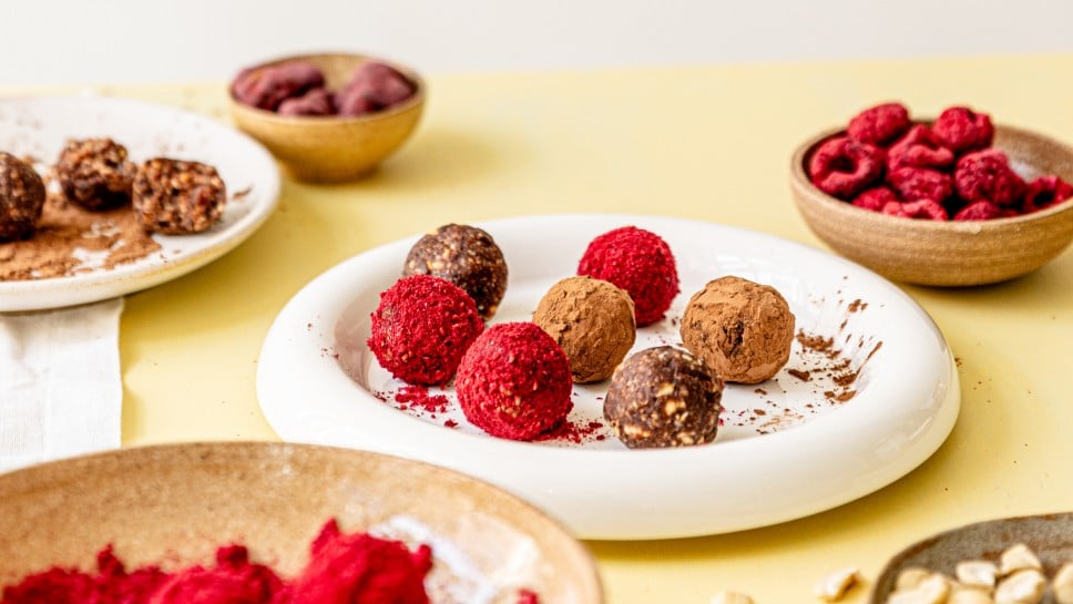 Schoko-Himbeer-Cashew-Energy Balls
