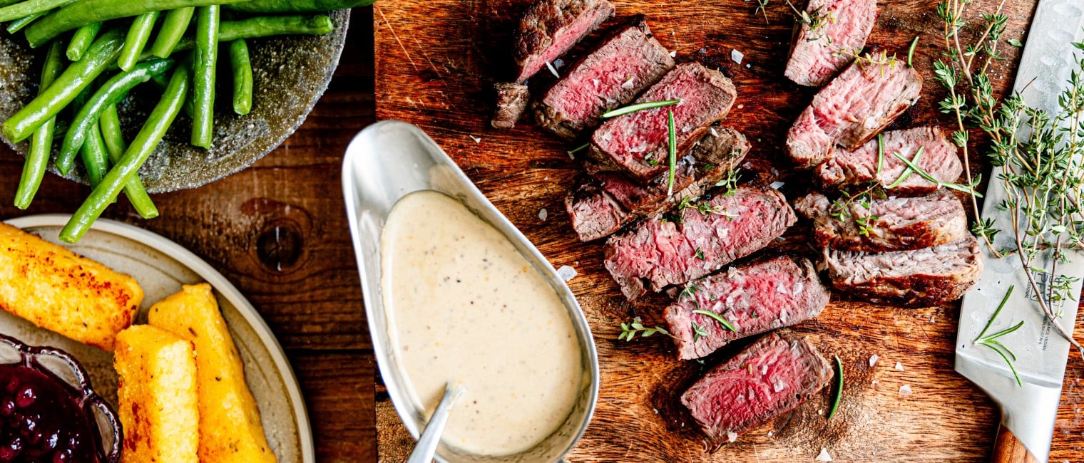 Bio Rind mit Knoblauch Dijon Sauce Polentaschnitte und