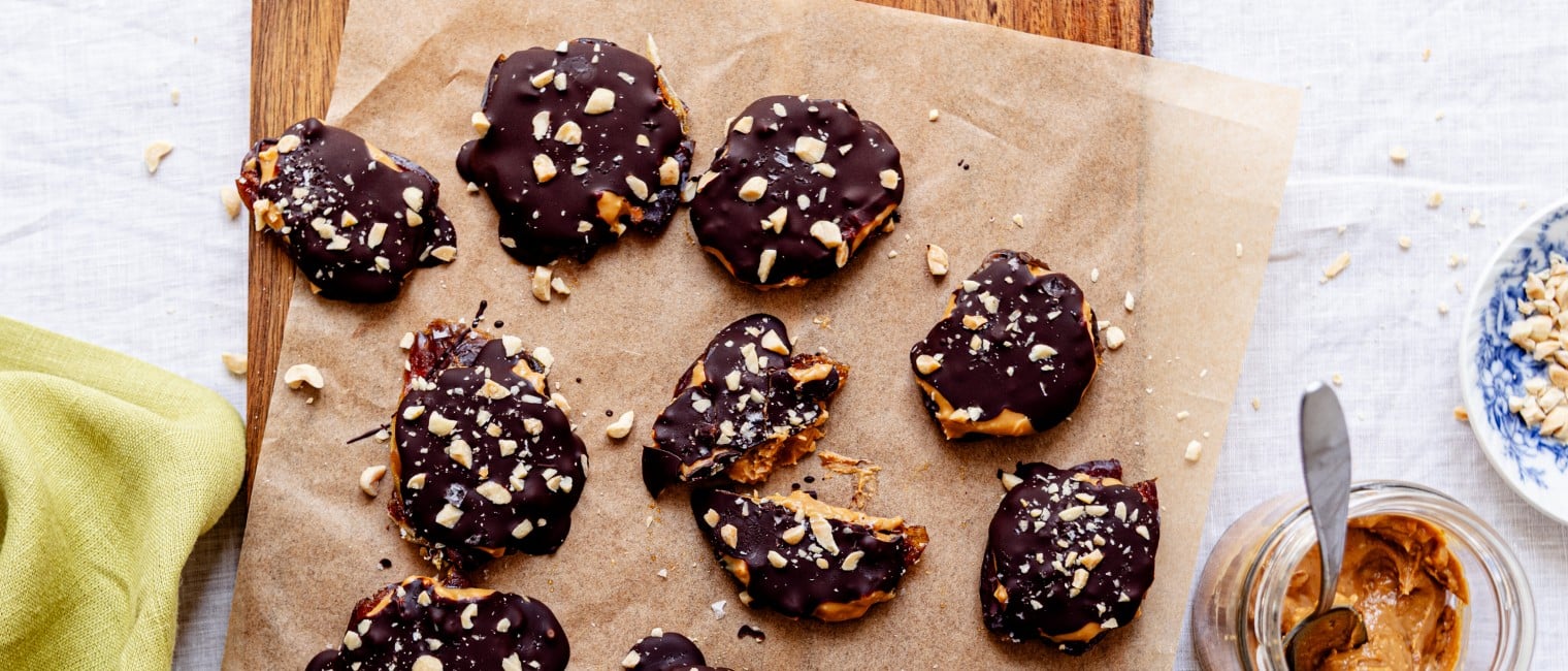 Smashed Snickers Dates