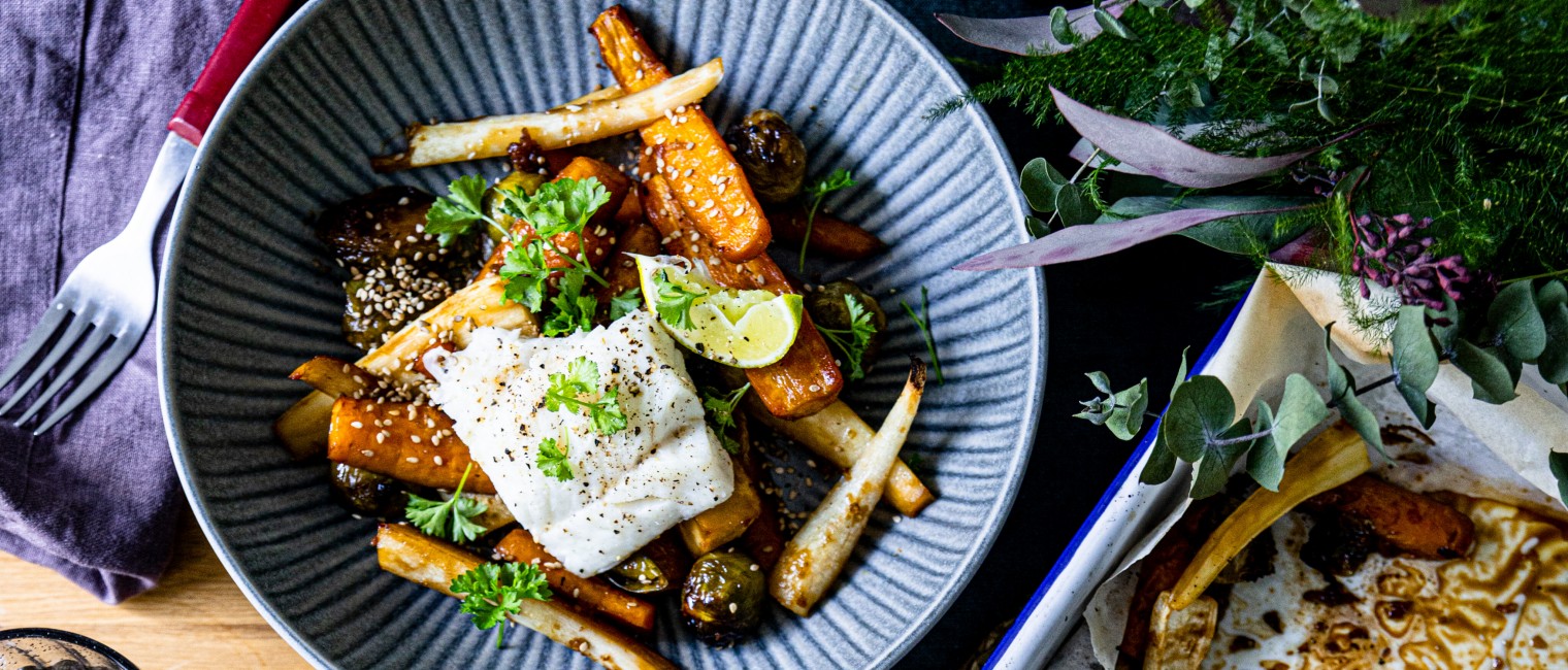 Ofen-Dorschfilet auf Wintergemüse mit Honig-Sojasauce Glasur