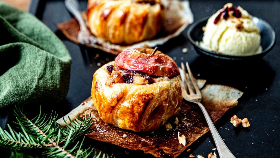 Äpfel im Blätterteig mit Walnuss-Cranberry-Füllung