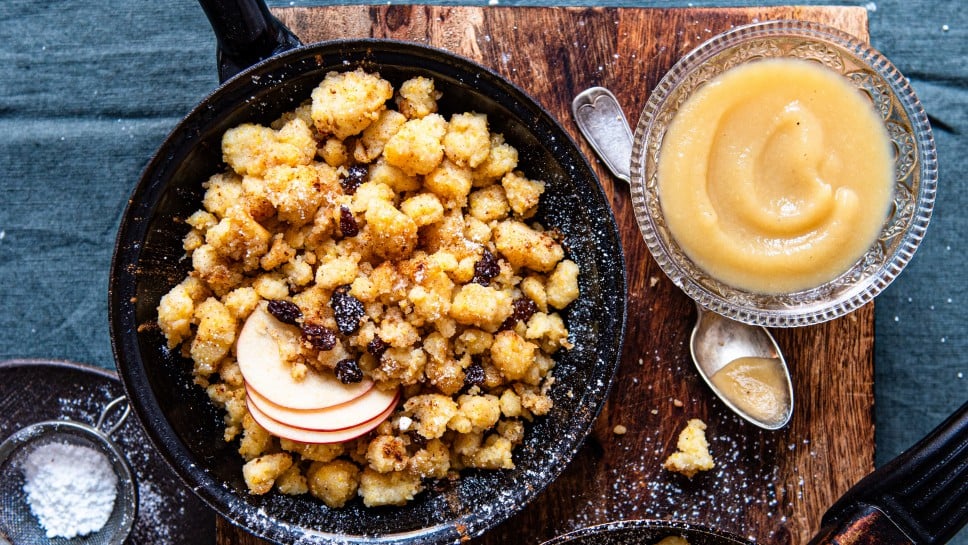 Süßer Sterz mit Apfelmus » Rezept | SPAR Mahlzeit! Süßer Sterz mit Apfelmus » Rezept | SPAR Mahlzeit!