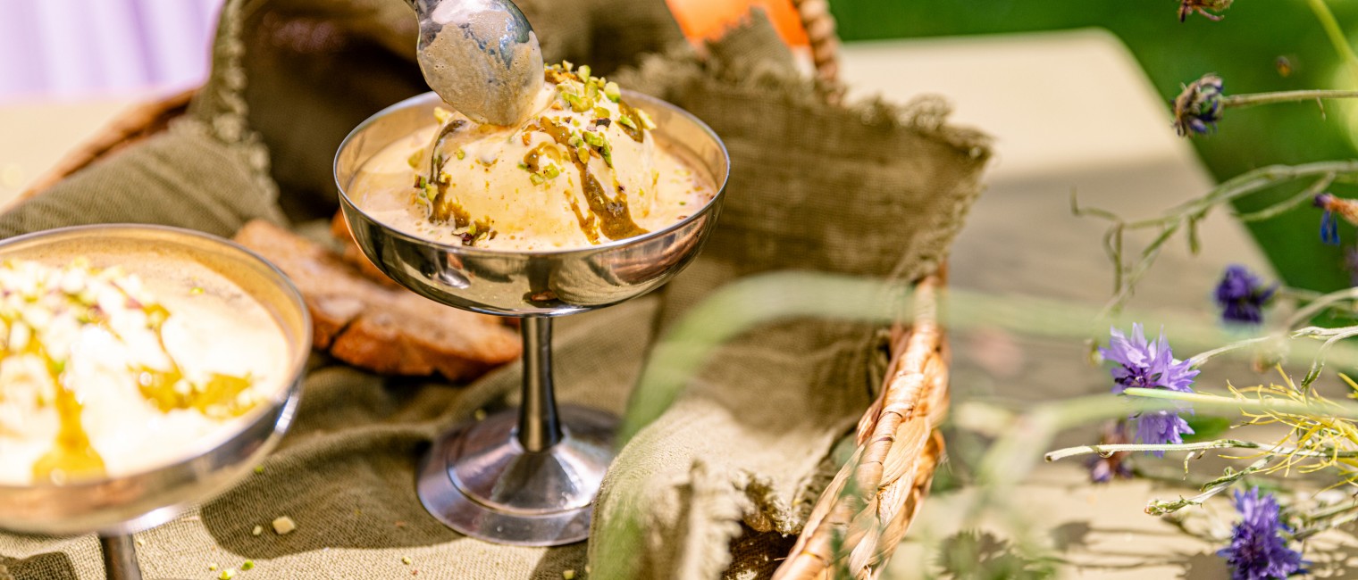 Affogato mit Eis und Pistaziencreme