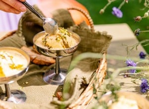 Affogato mit Eis und Pistaziencreme