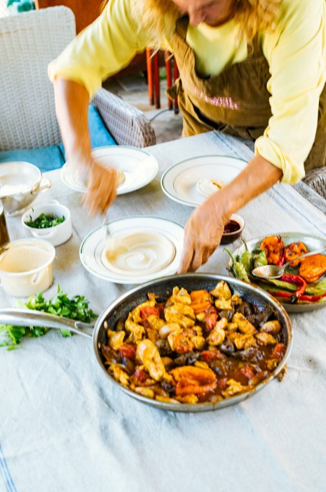 Haya Molcho serviert ihr Jersualem Chicken