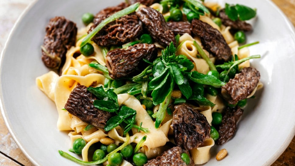 Morchel-Pasta mit Erbsen