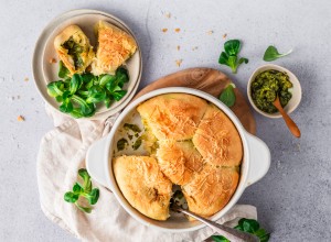 Herzhafte Buchteln mit Pesto-Käse-Füllung