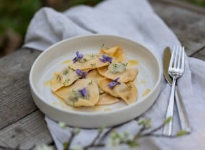 Frühlingsravioli mit Frischkäse und Pilzen