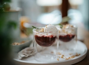 Vanilleeis mit Zwetschkenröster