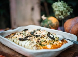 Herbstliche Zucchini-Kürbis Röllchen