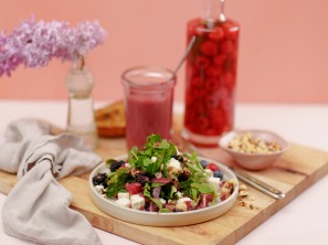 SPAR Mahlzeit Wildkräutersalat mit Beerendressing