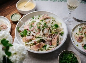 SPAR Mahlzeit Fenchel-Radieschen-Salat mit geräucherter Forelle