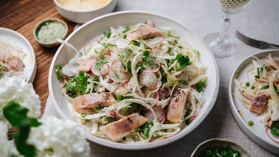 SPAR Mahlzeit Fenchel-Radieschen-Salat mit geräucherter Forelle