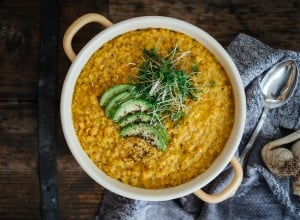 SPAR Mahlzeit Linsen-Dhal mit Avocado und Sprossen