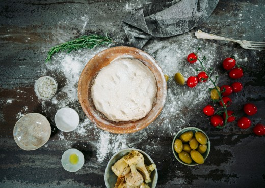 SPAR Mahlzeit Oliven-Focaccia mit Artischocken und Rosmarin SPAR Mahlzeit Oliven-Focaccia mit Artischocken und Rosmarin
