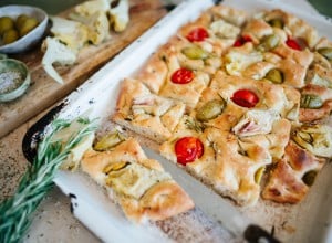 SPAR Mahlzeit Oliven-Focaccia mit Artischocken und Rosmarin