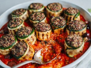 SPAR Mahlzeit Zucchini-Quinoa-Röllchen mit spicy Tomaten-Salsa