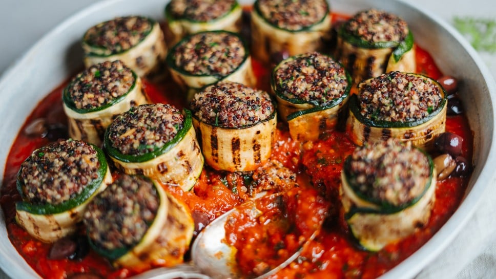 SPAR Mahlzeit Zucchini-Quinoa-Röllchen mit spicy Tomaten-Salsa