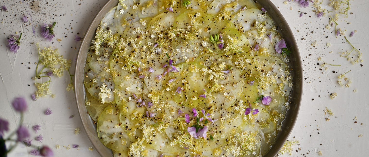 SPAR Mahlzeit Kohlrabi Carpaccio mit Rosensalz