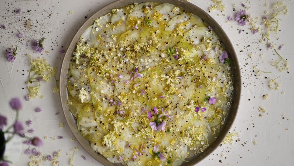 SPAR Mahlzeit Kohlrabi Carpaccio mit Rosensalz