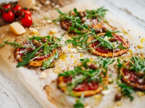 SPAR Mahlzeit Thunfisch-Pizza mit Tomaten und Rucola