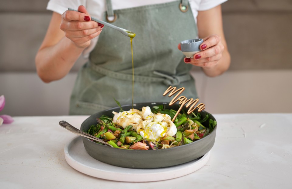 SPAR Mahlzeit Burrata Spargel Rhabarber Salat