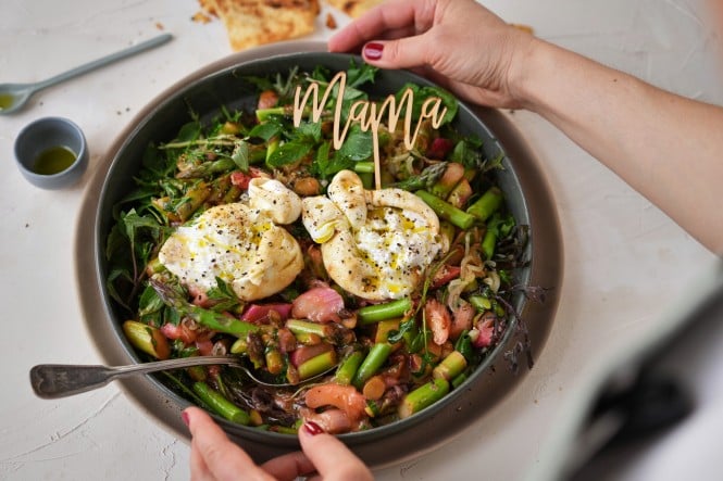 SPAR Mahlzeit Burrata Spargel Rhabarber Salat