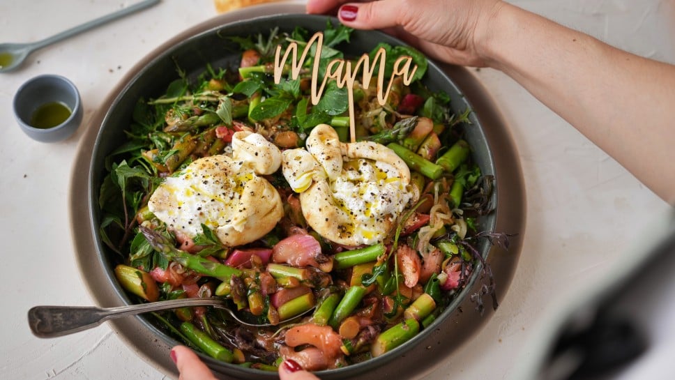 SPAR Mahlzeit Burrata Spargel Rhabarber Salat