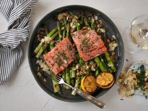SPAR Mahlzeit Zitronenlachs auf Grilliertem Spargel