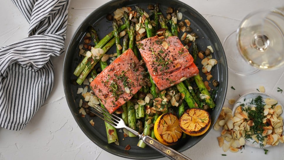 SPAR Mahlzeit Zitronenlachs auf Grilliertem Spargel