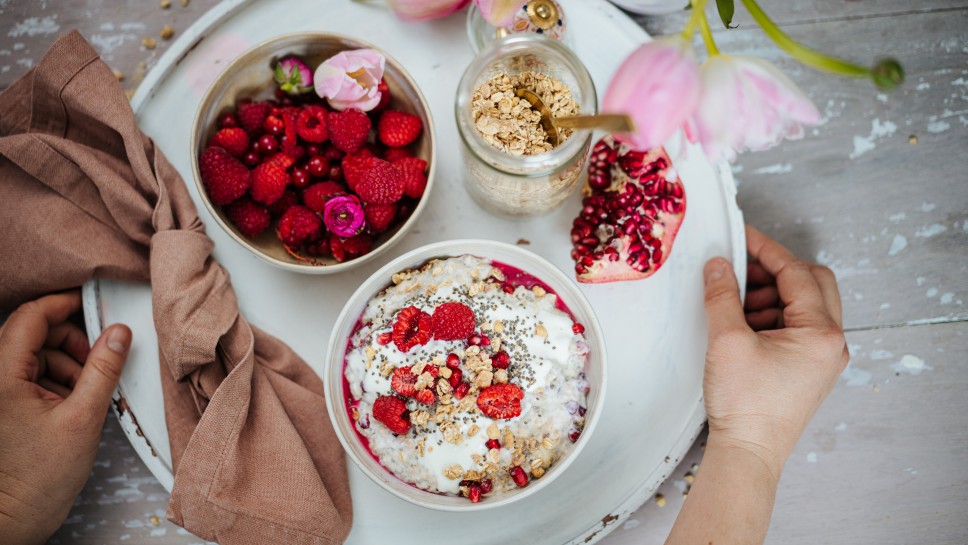 SPAR Mahlzeit Apfel-Zimt-Porridge mit Granatapfel