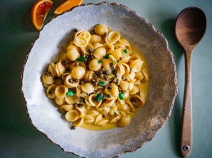SPAR Mahlzeit Orecchiette mit karamellisiertem Chicorèe, Orangen und Dolcelatte