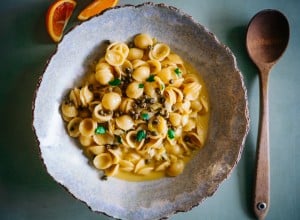 SPAR Mahlzeit Orecchiette mit karamellisiertem Chicorèe, Orangen und Dolcelatte