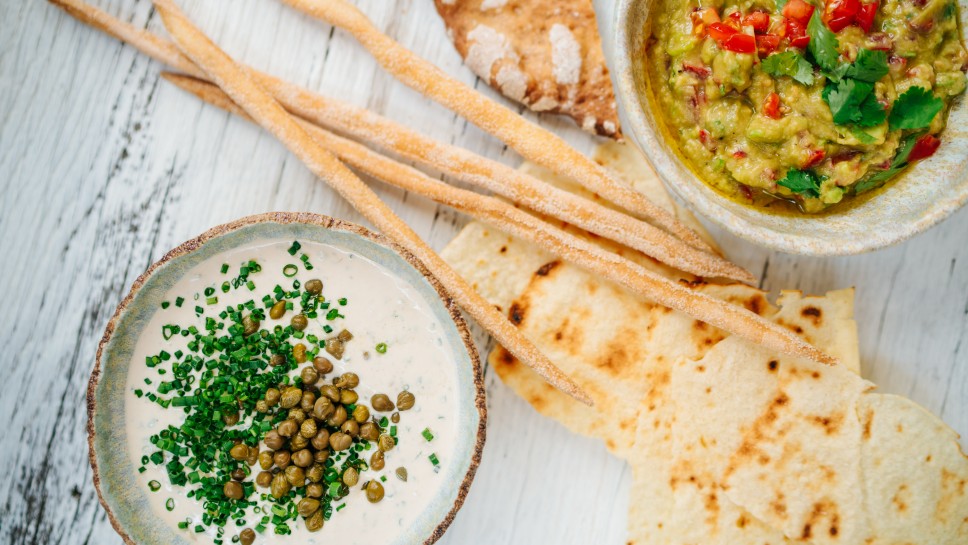 SPAR Mahlzeit Sardisches Fladenbrot mit Thunfisch-Creme und Avocado-Dip