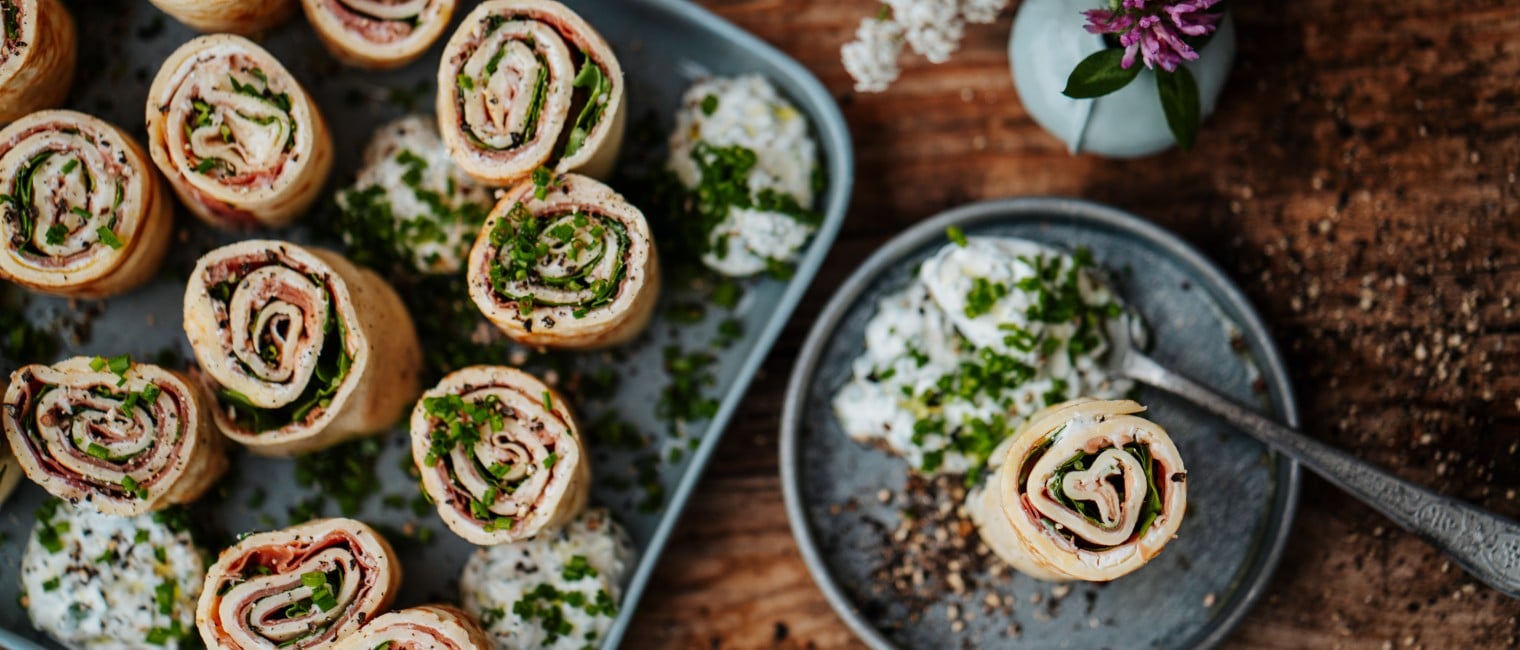 SPAR Mahlzeit! Prosciutto-Röllchen mit Frischkäse und Rucola von oben