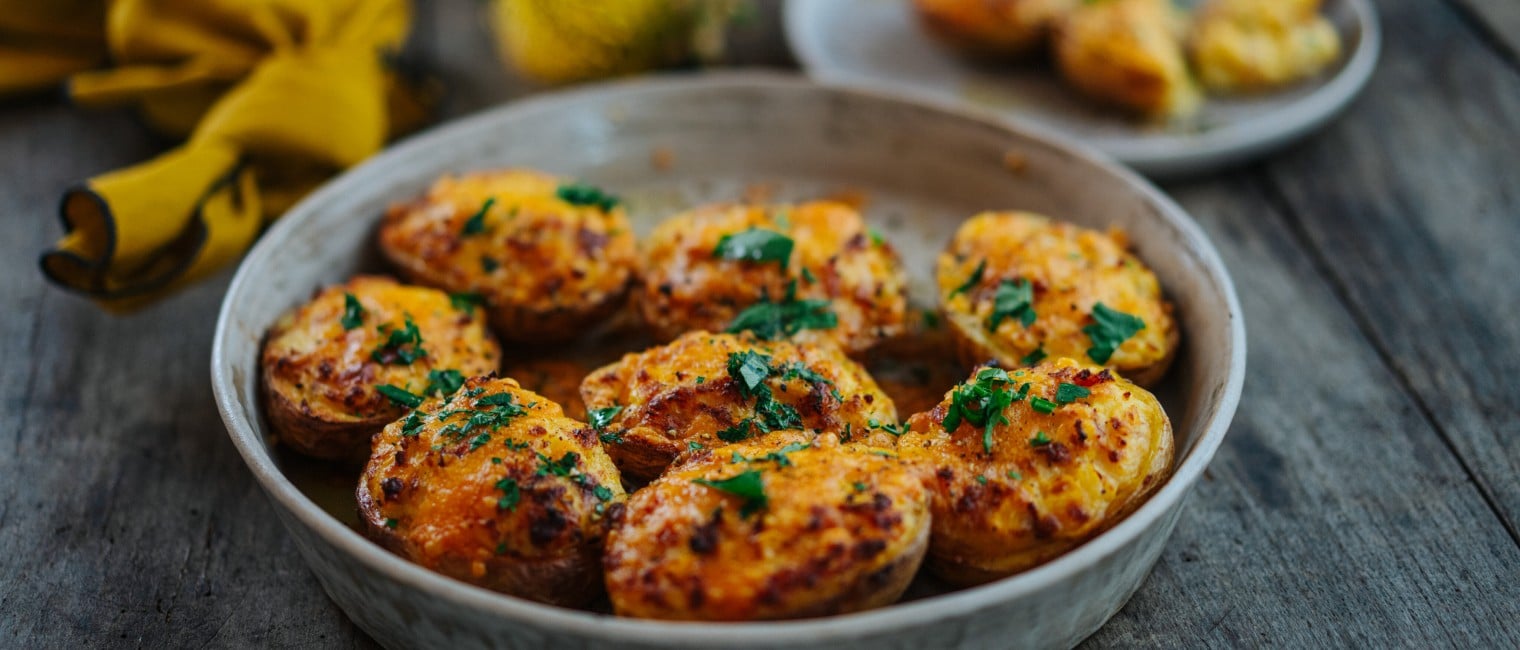 Gefüllte Ofen-Erdäpfel mit Cheddar und Speck