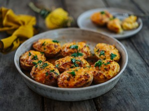 SPAR Mahlzeit Gefüllte Ofen-Erdäpfel mit Cheddar und Speck