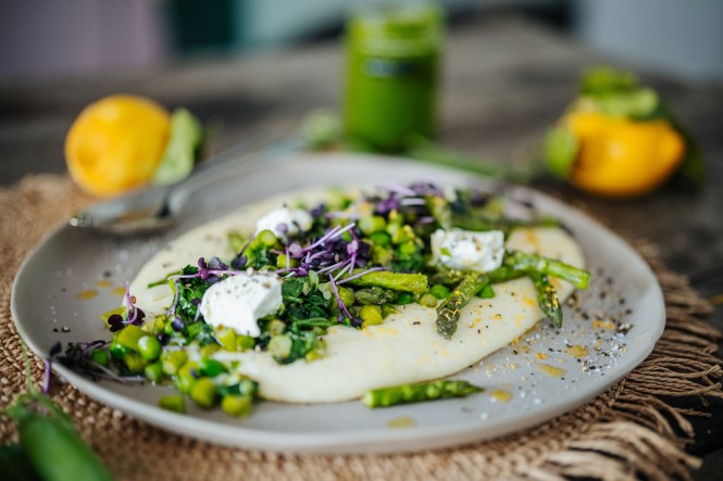 SPAR Mahlzeit! Cremige Polenta mit Frühlingsgemüse