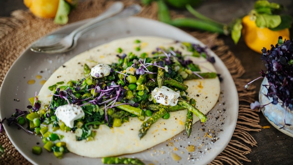 SPAR Mahlzeit! Cremige Polenta mit Frühlingsgemüse