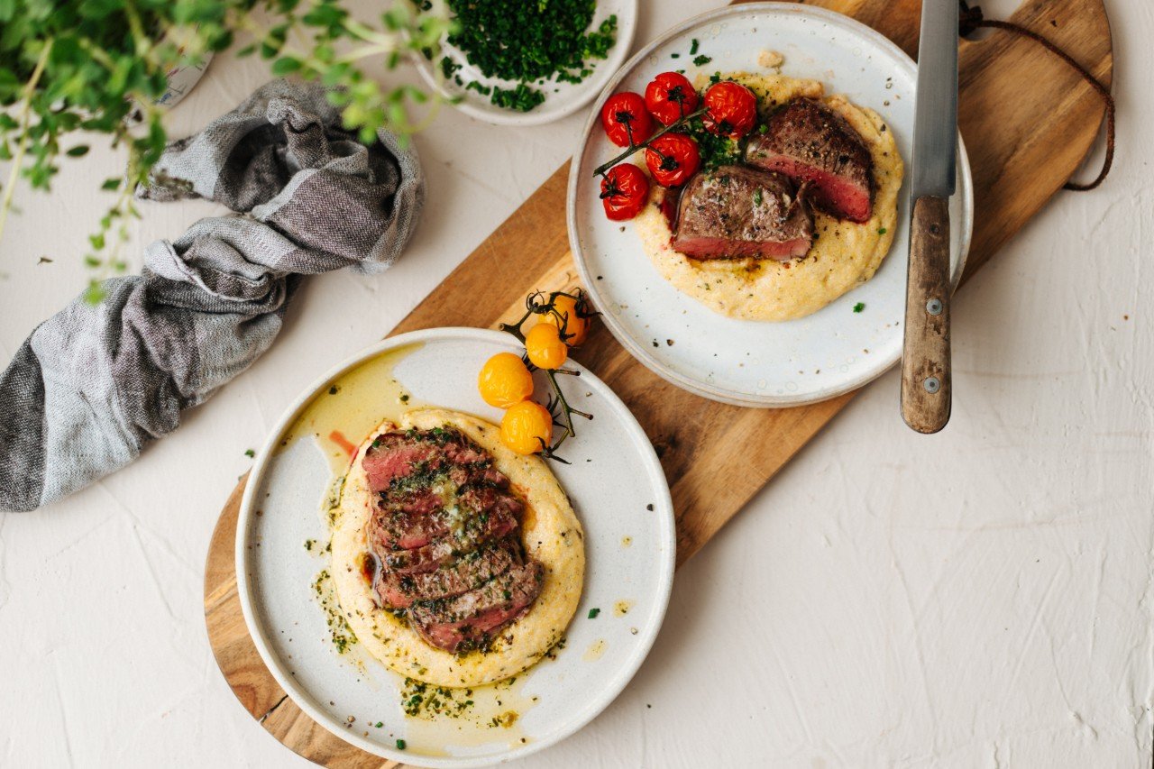 Minutensteak mit Blitz-Polenta