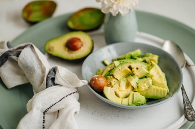 SPAR Mahlzeit! How-To-Video Avocado entkernen