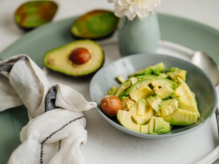 SPAR Mahlzeit! How-To-Video Avocado entkernen
