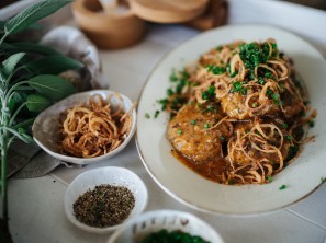 SPAR Mahlzeit Kalbsbutterschnitzerl mit Röstzwiebeln